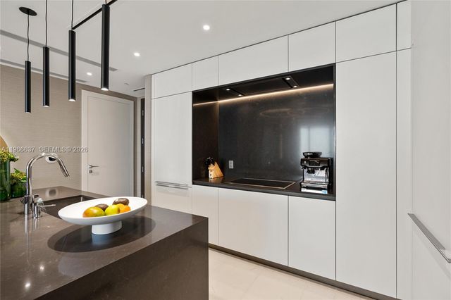 300 Biscayne Blvd Way 4005, Miami, FL 33131