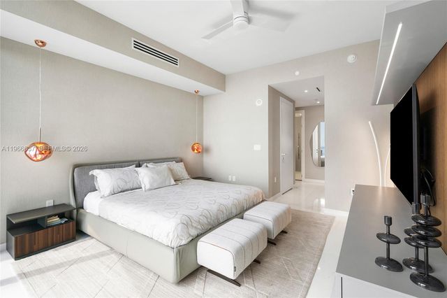 300 Biscayne Blvd Way 4005, Miami, FL 33131