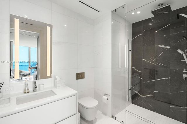 300 Biscayne Blvd Way 4005, Miami, FL 33131