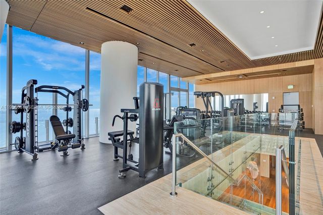 300 Biscayne Blvd Way 4005, Miami, FL 33131