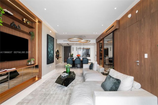 300 Biscayne Blvd Way 4005, Miami, FL 33131