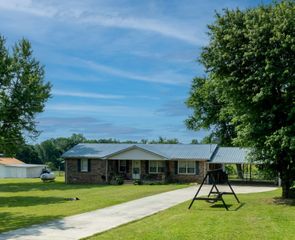 423 Shady Grove Rd, Flintville, TN 37335