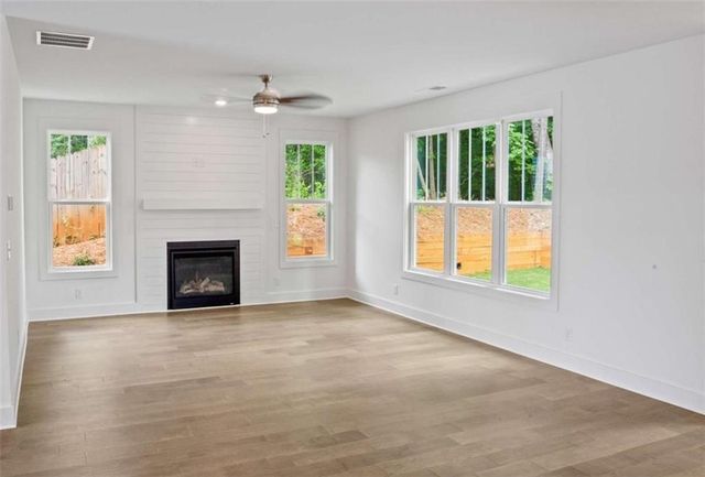 2432 Whites Ridge, Decatur, GA 30034