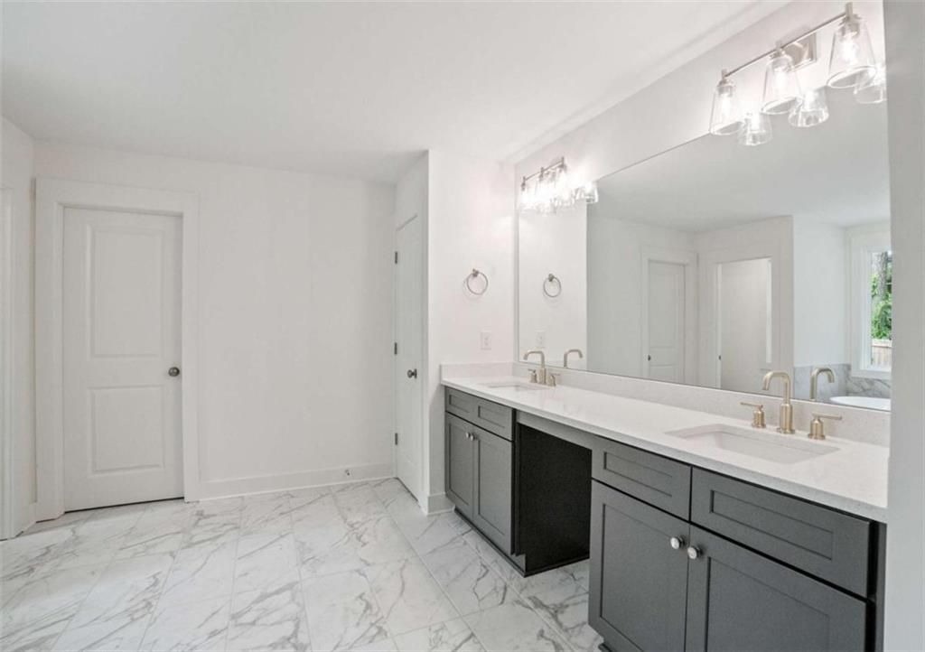 2432 Whites Ridge, Decatur, GA 30034