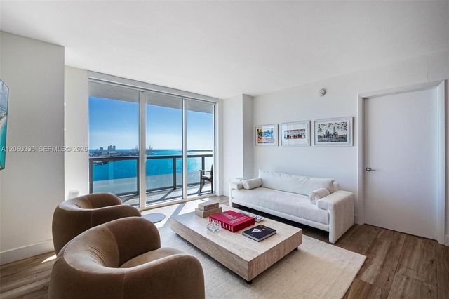 50 BISCAYNE BLVD 2706, Miami, FL 33132
