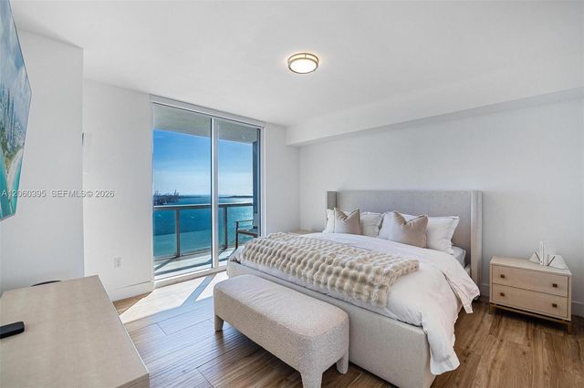 50 BISCAYNE BLVD 2706, Miami, FL 33132