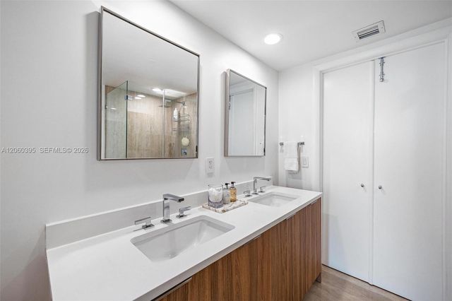 50 BISCAYNE BLVD 2706, Miami, FL 33132