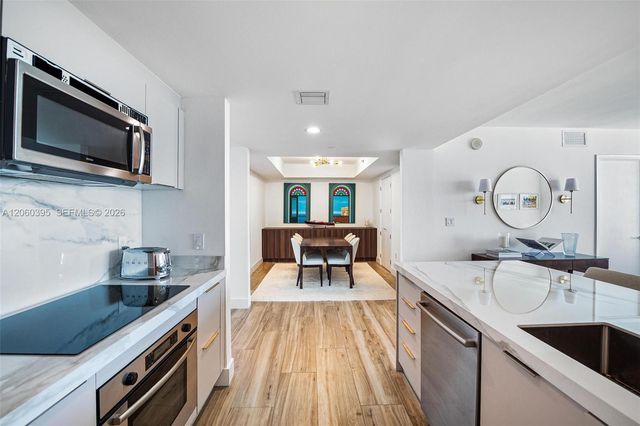 50 BISCAYNE BLVD 2706, Miami, FL 33132