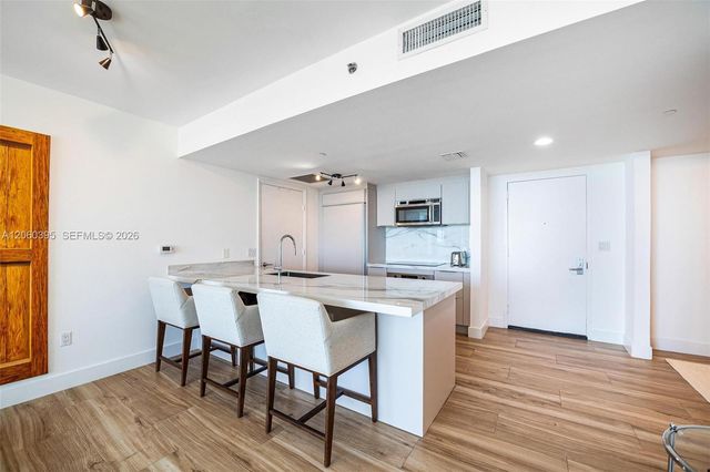 50 BISCAYNE BLVD 2706, Miami, FL 33132
