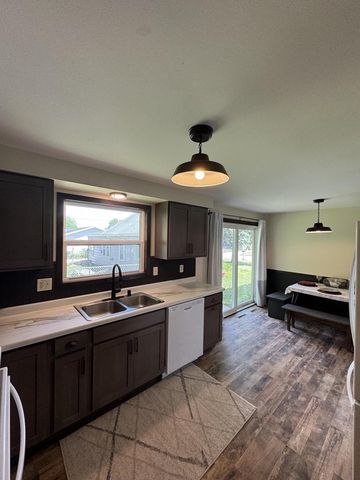 2704 N DAVID STREET, Appleton, WI 54914