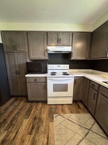 2704 N DAVID STREET, Appleton, WI 54914