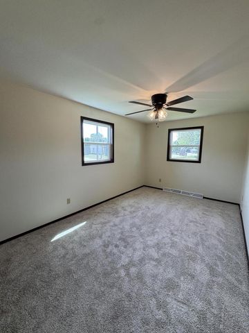 2704 N DAVID STREET, Appleton, WI 54914