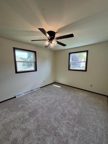 2704 N DAVID STREET, Appleton, WI 54914