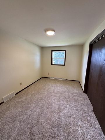 2704 N DAVID STREET, Appleton, WI 54914