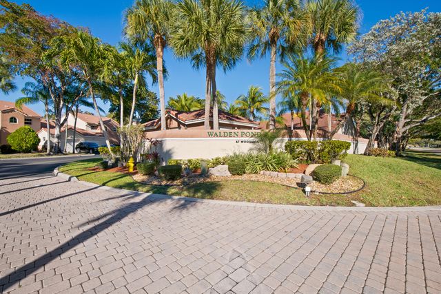 8211 NW 70th Street, Tamarac, FL 33321