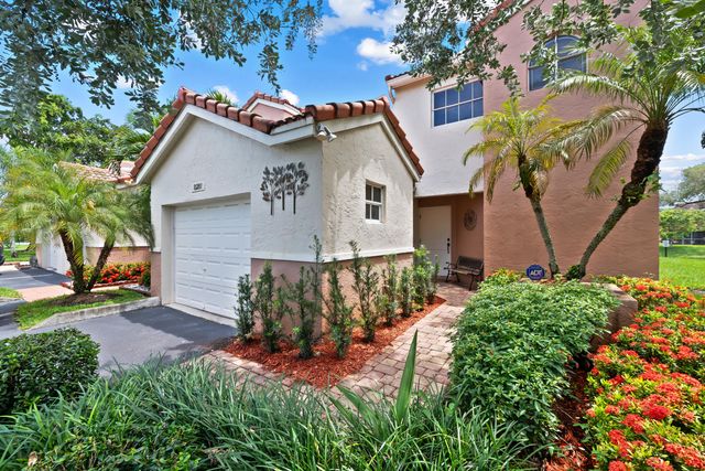 8211 NW 70th Street, Tamarac, FL 33321