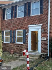 8326 GLASTONBURY CT, Annandale, VA 22003
