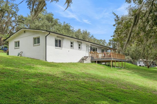 1476 SPRING LAKE ROAD, Fruitland Park, FL 34731