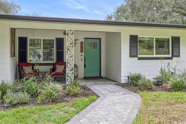 1476 SPRING LAKE ROAD, Fruitland Park, FL 34731