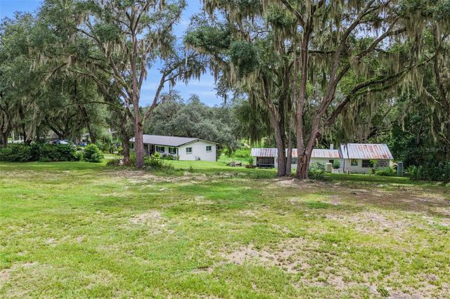 1476 SPRING LAKE ROAD, Fruitland Park, FL 34731