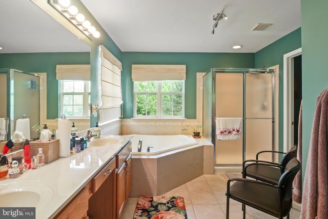 17 HILLSIDE DR, Woolwich Township, NJ 08085