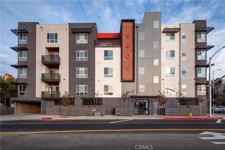 6800 Variel Avenue 204, Canoga Park, CA 91303