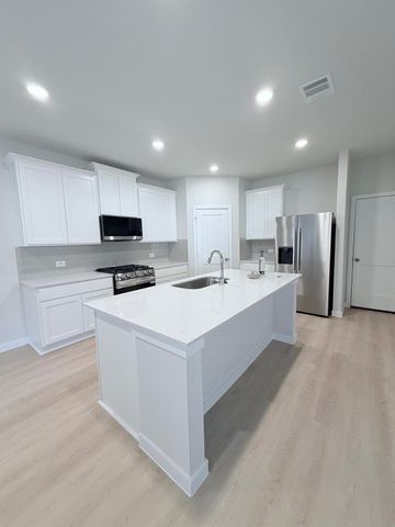 8011 Heroes Hall Drive, Magnolia, TX 77354