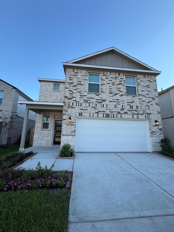 8011 Heroes Hall Drive, Magnolia, TX 77354