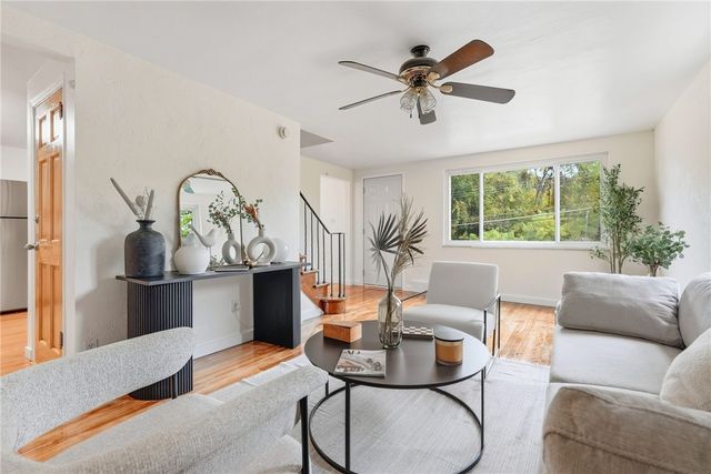 1204 Mifflin Rd, Lincoln Place, PA 15207