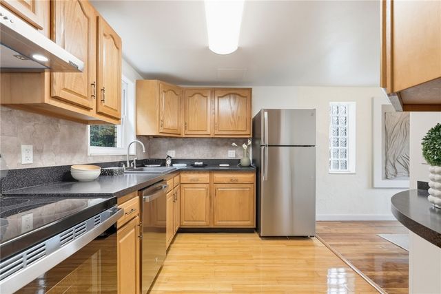 1204 Mifflin Rd, Lincoln Place, PA 15207