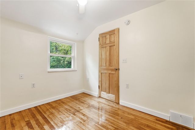 1204 Mifflin Rd, Lincoln Place, PA 15207