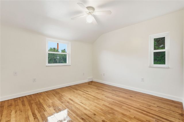 1204 Mifflin Rd, Lincoln Place, PA 15207