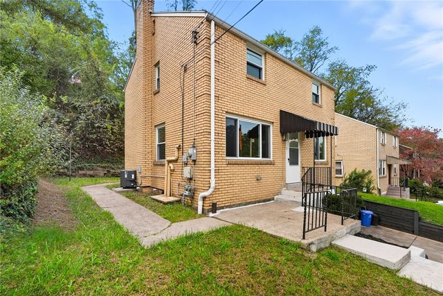 1204 Mifflin Rd, Lincoln Place, PA 15207