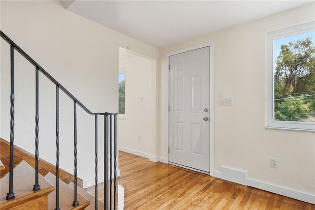 1204 Mifflin Rd, Lincoln Place, PA 15207