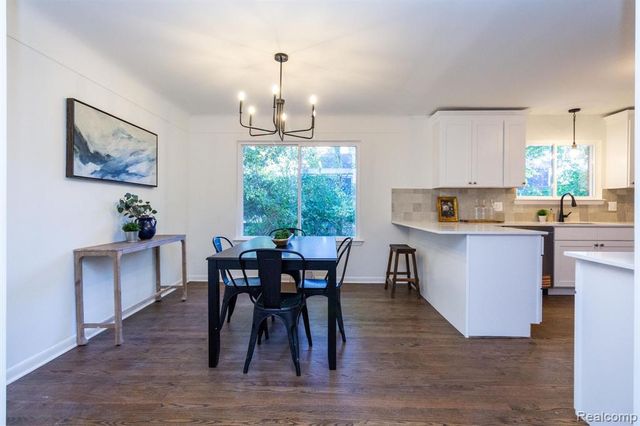 19332 Beverly Road, Beverly Hills, MI 48025