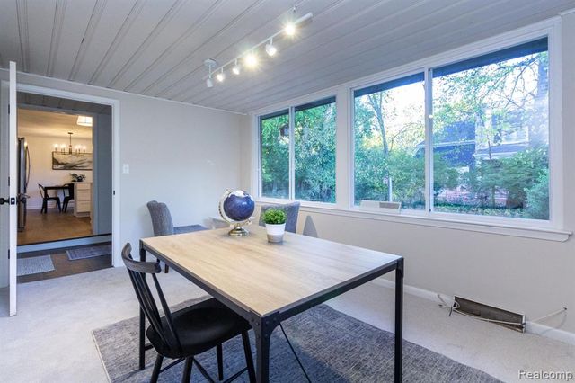 19332 Beverly Road, Beverly Hills, MI 48025