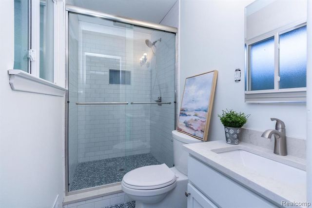 19332 Beverly Road, Beverly Hills, MI 48025