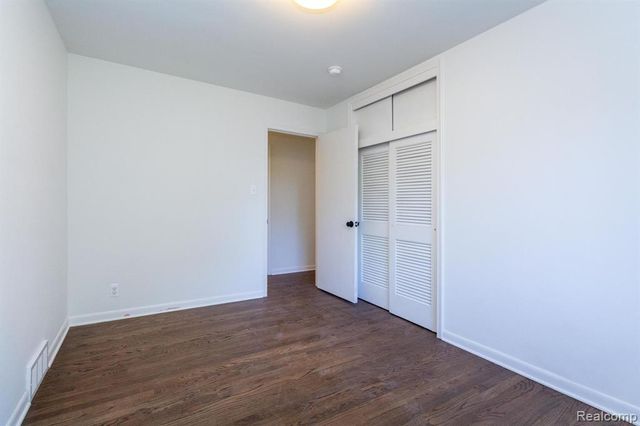 19332 Beverly Road, Beverly Hills, MI 48025