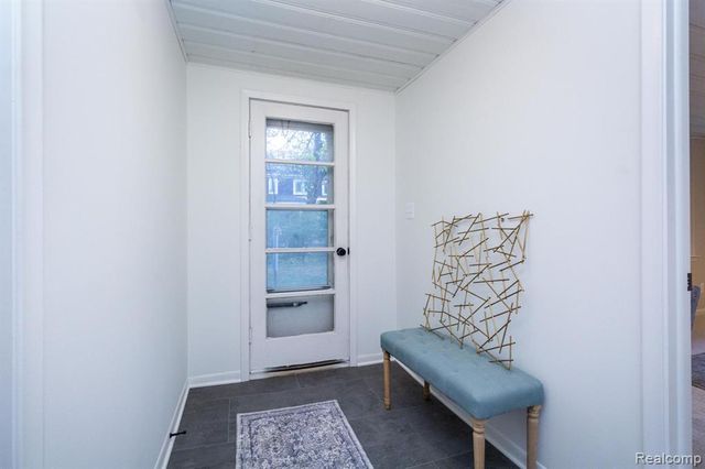 19332 Beverly Road, Beverly Hills, MI 48025