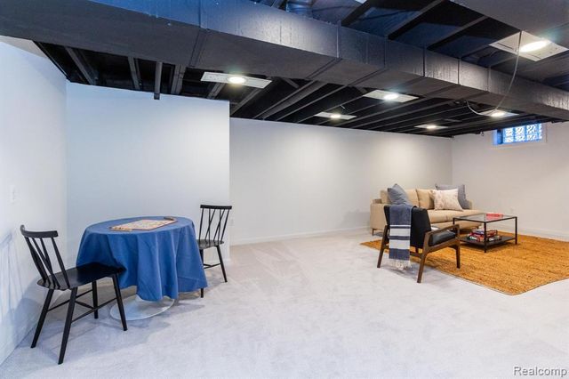 19332 Beverly Road, Beverly Hills, MI 48025