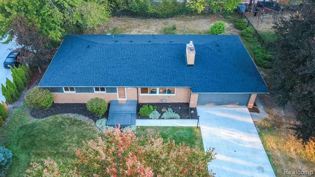 19332 Beverly Road, Beverly Hills, MI 48025