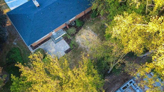 19332 Beverly Road, Beverly Hills, MI 48025