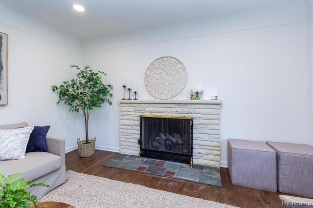 19332 Beverly Road, Beverly Hills, MI 48025