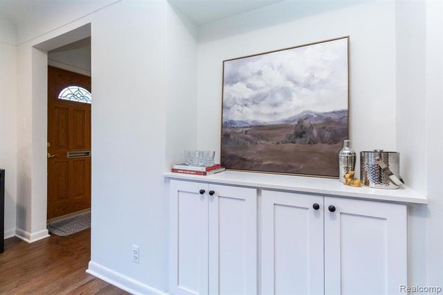 19332 Beverly Road, Beverly Hills, MI 48025