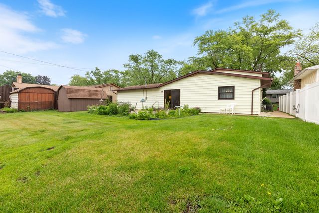 7578 Brookside Drive, Hanover Park, IL 60133