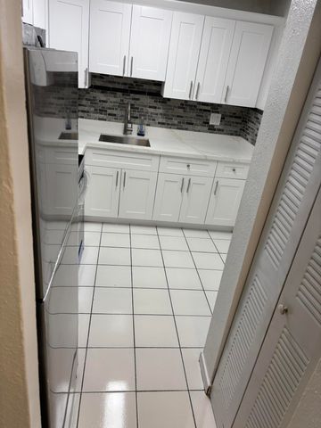 5100 SW 41ST Street 206, Hollywood, FL 33023
