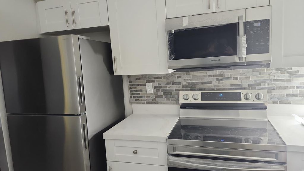 5100 SW 41ST Street 206, Hollywood, FL 33023
