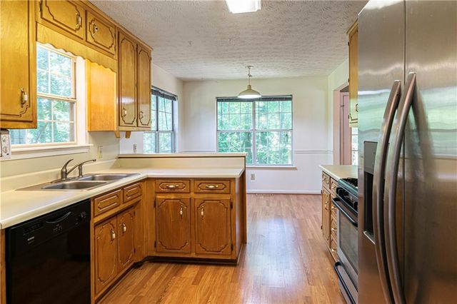 6715 Dogwood Point Lane, Tucker, GA 30084
