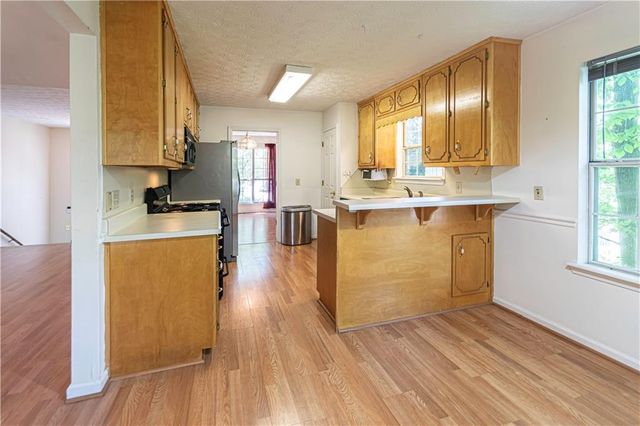 6715 Dogwood Point Lane, Tucker, GA 30084