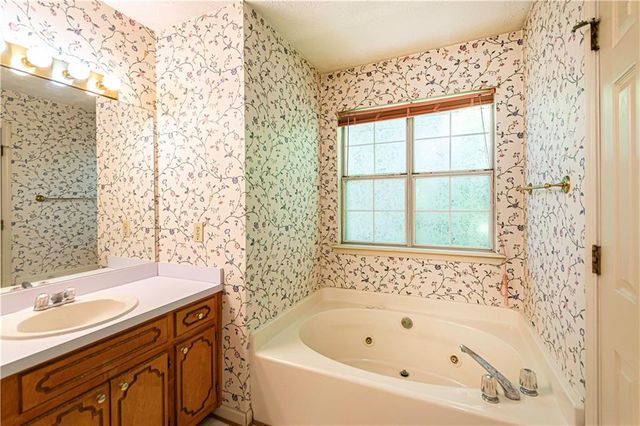 6715 Dogwood Point Lane, Tucker, GA 30084